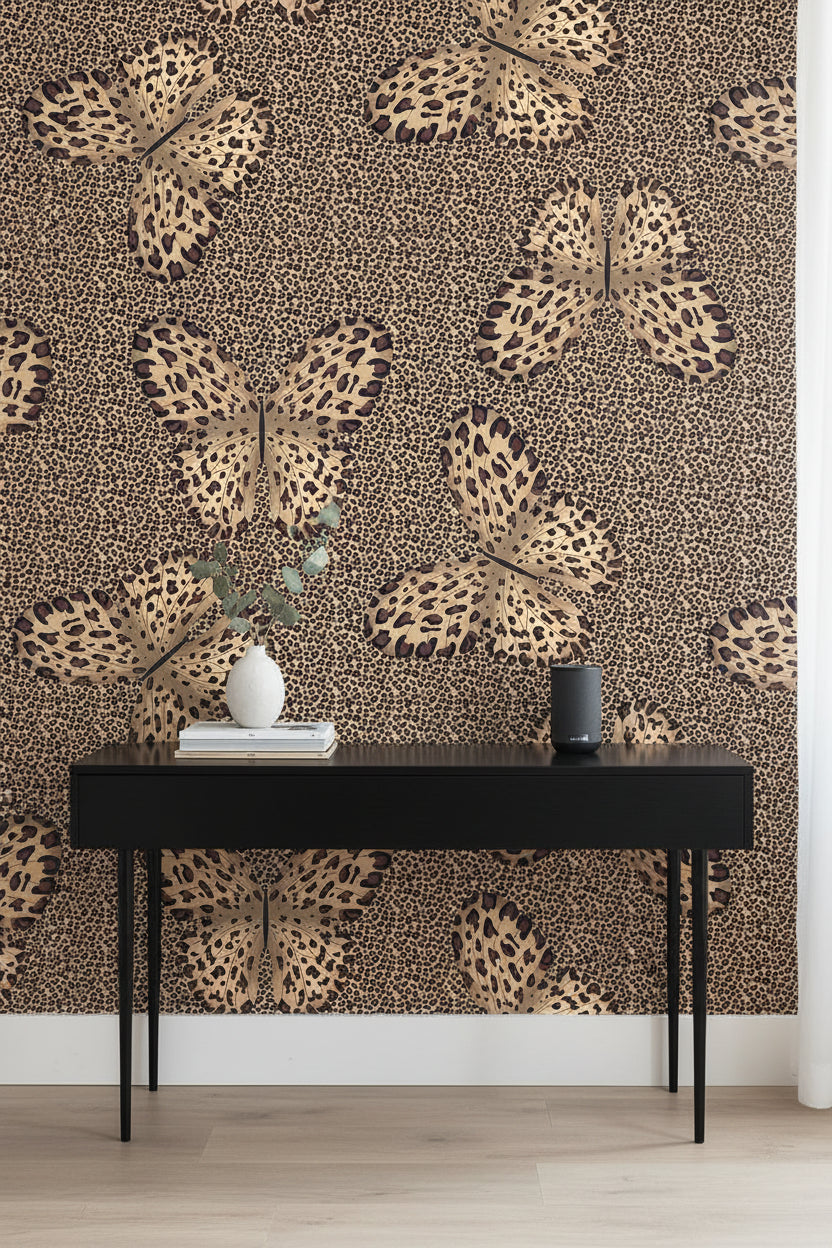 Leopar Desenli Kelebekli Duvar Kağıdı Kahverengi Salon