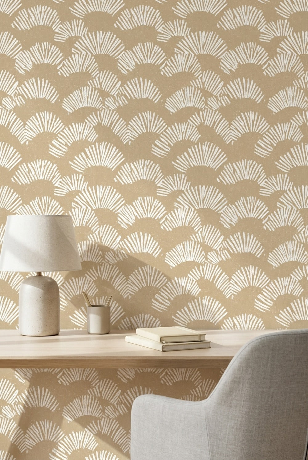 Geometrik Yelpaze Desenli Duvar Kağıdı Bej Beyaz Salon
