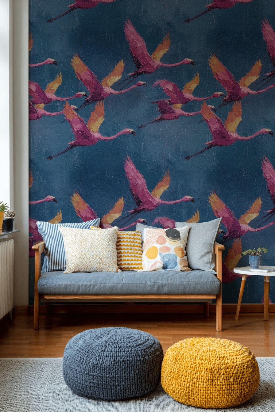 Uçan Turnalı Duvar Kağıdı Lacivert Zeminli Salon Deseni
