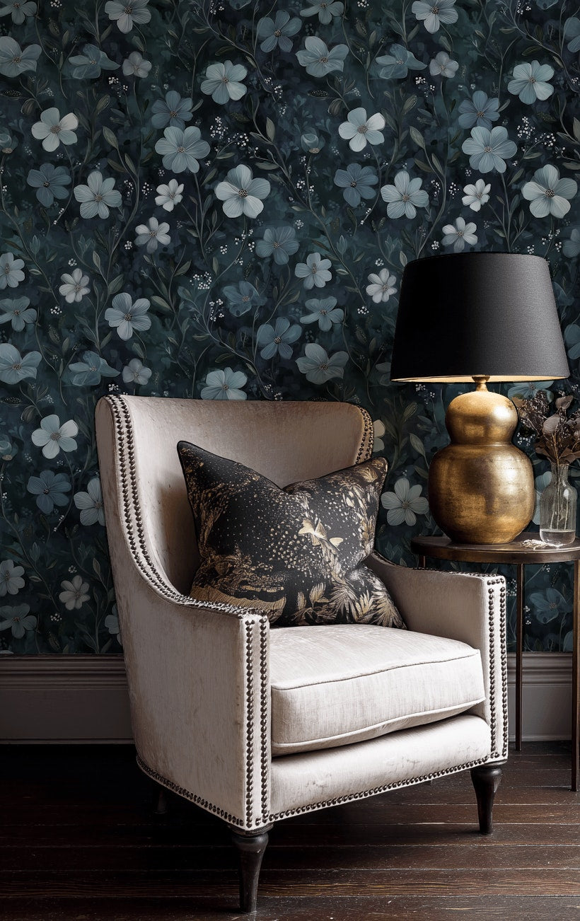 Koyu Mavi Çiçek Desenli Duvar Kağıdı Modern Salon