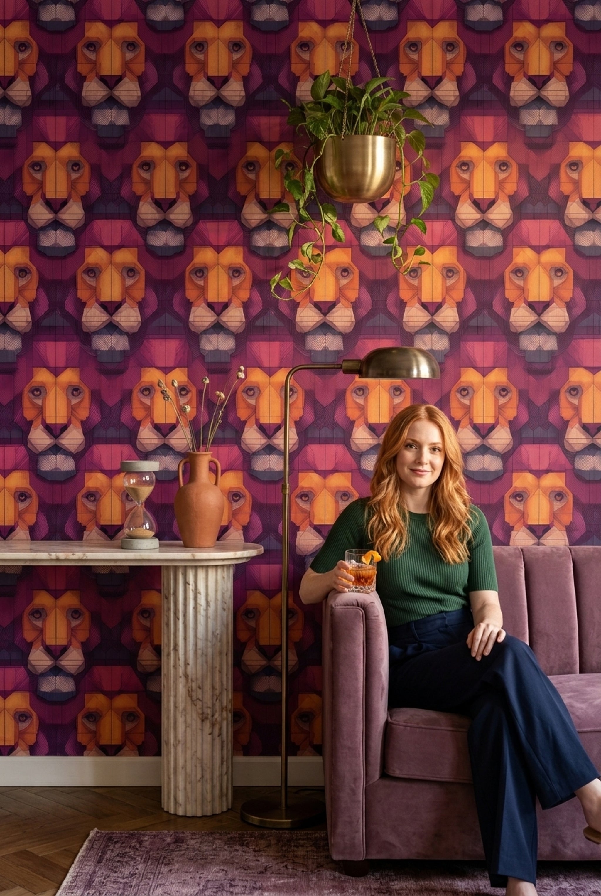 Geometrik Aslan Figürlü Duvar Kağıdı Mor Salon Deseni