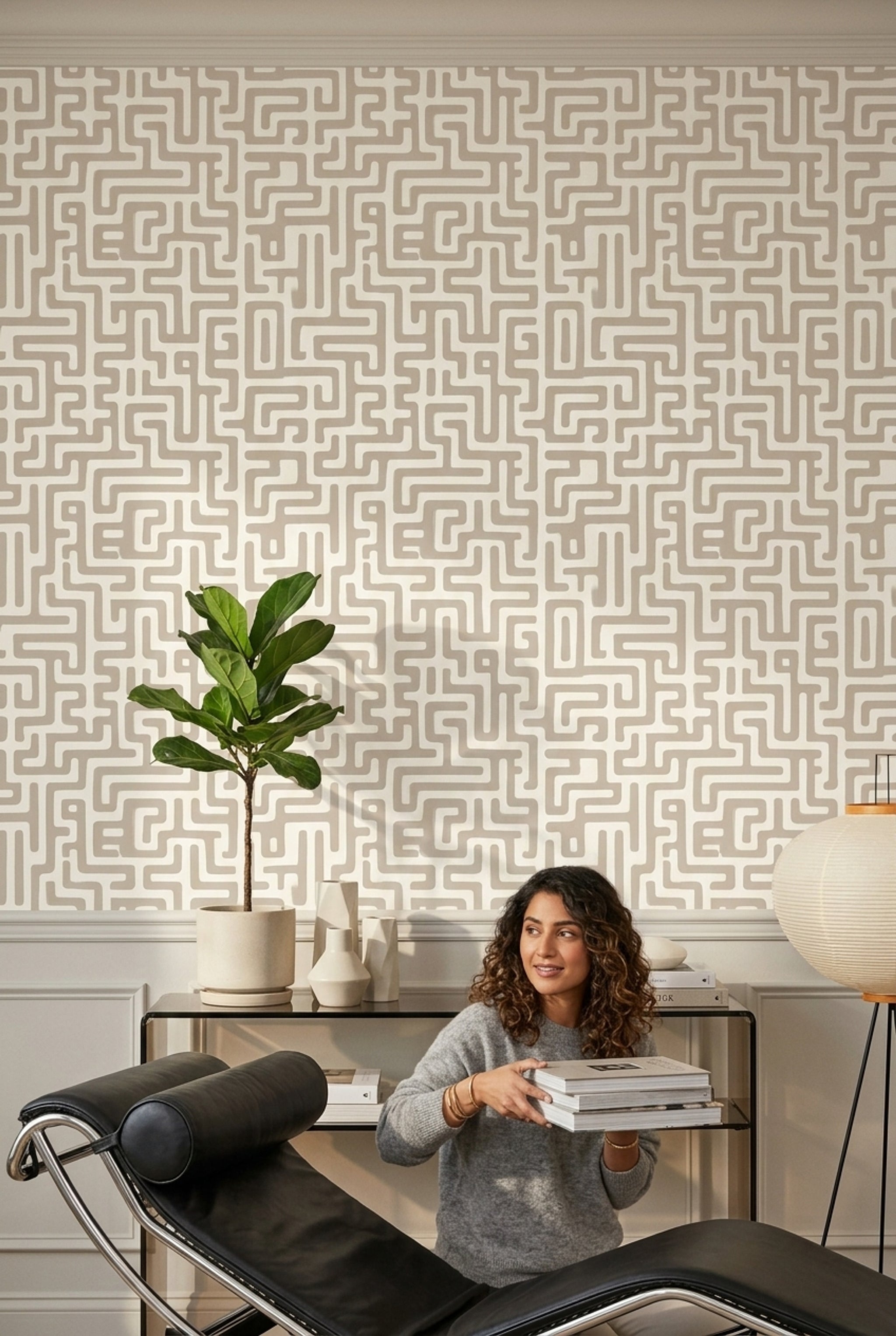 Geometrik Labirent Desenli Duvar Kağıdı Bej Gri Modern