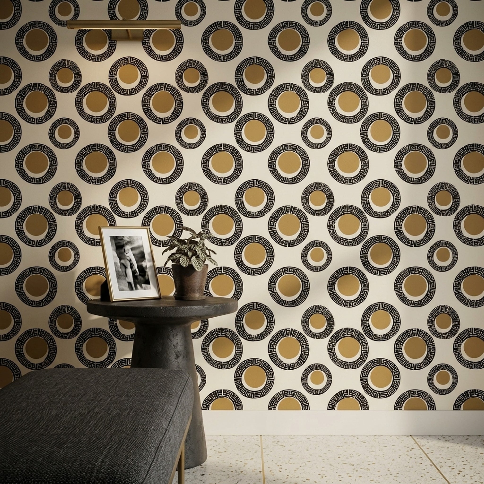 Geometrik Halkalı Duvar Kağıdı Bej Siyah Retro Salon