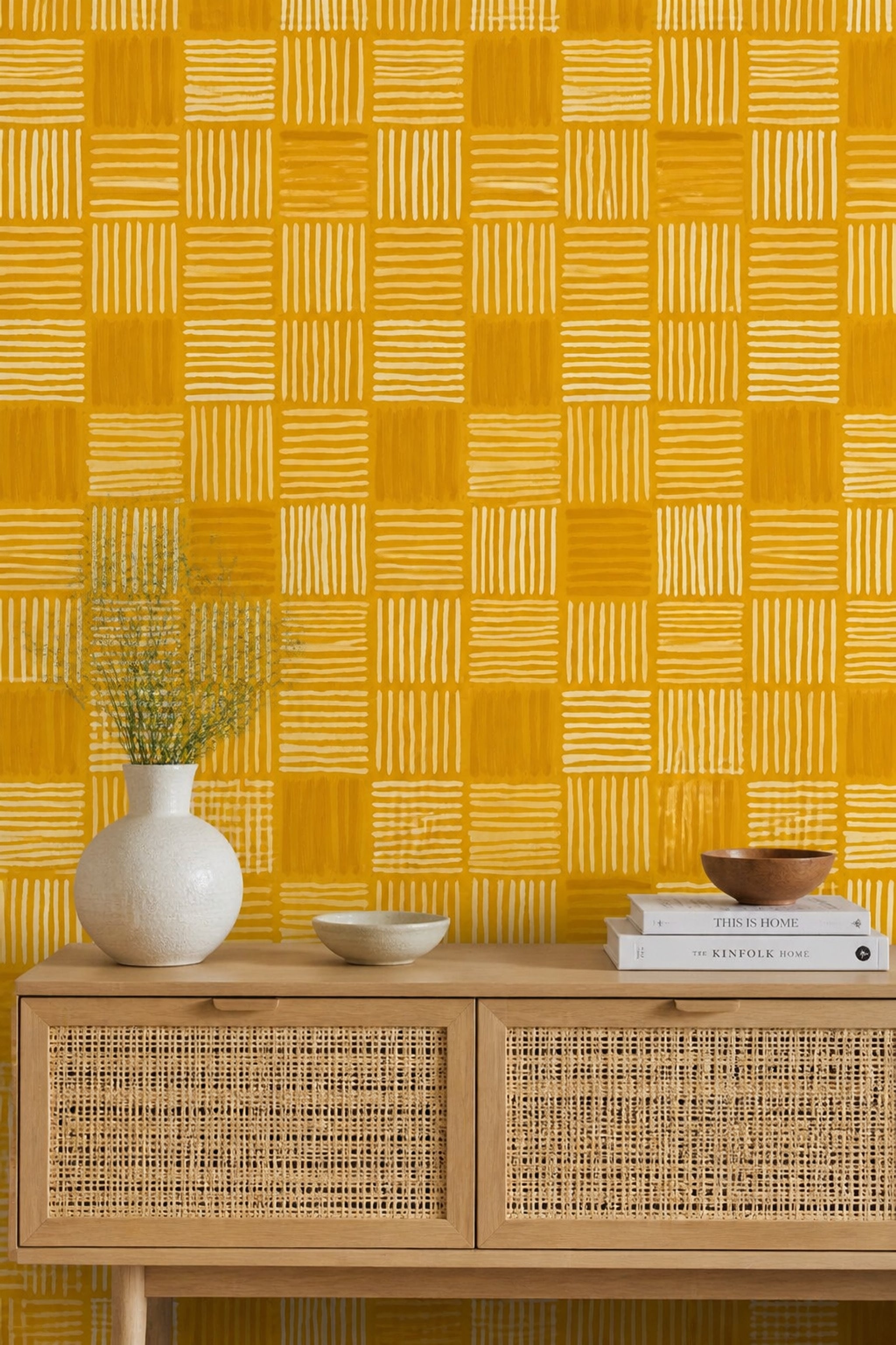 Geometrik Kare Desenli Duvar Kağıdı Hardal Sarı Yatak Odası