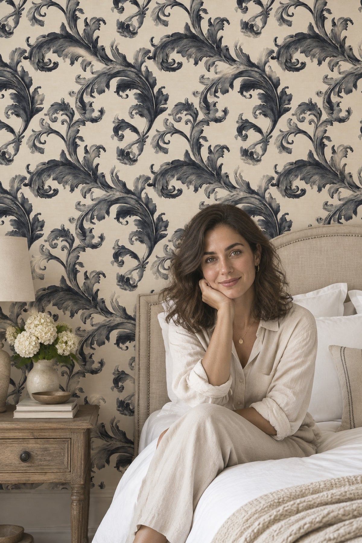 Barok Yaprak Desenli Duvar Kağıdı Gri Krem Salon