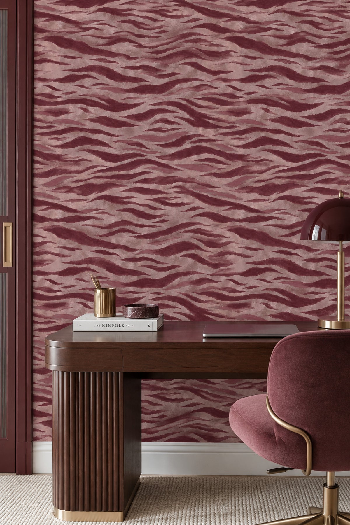 Dalgalı Soyut Desenli Duvar Kağıdı Bordo Bej Salon