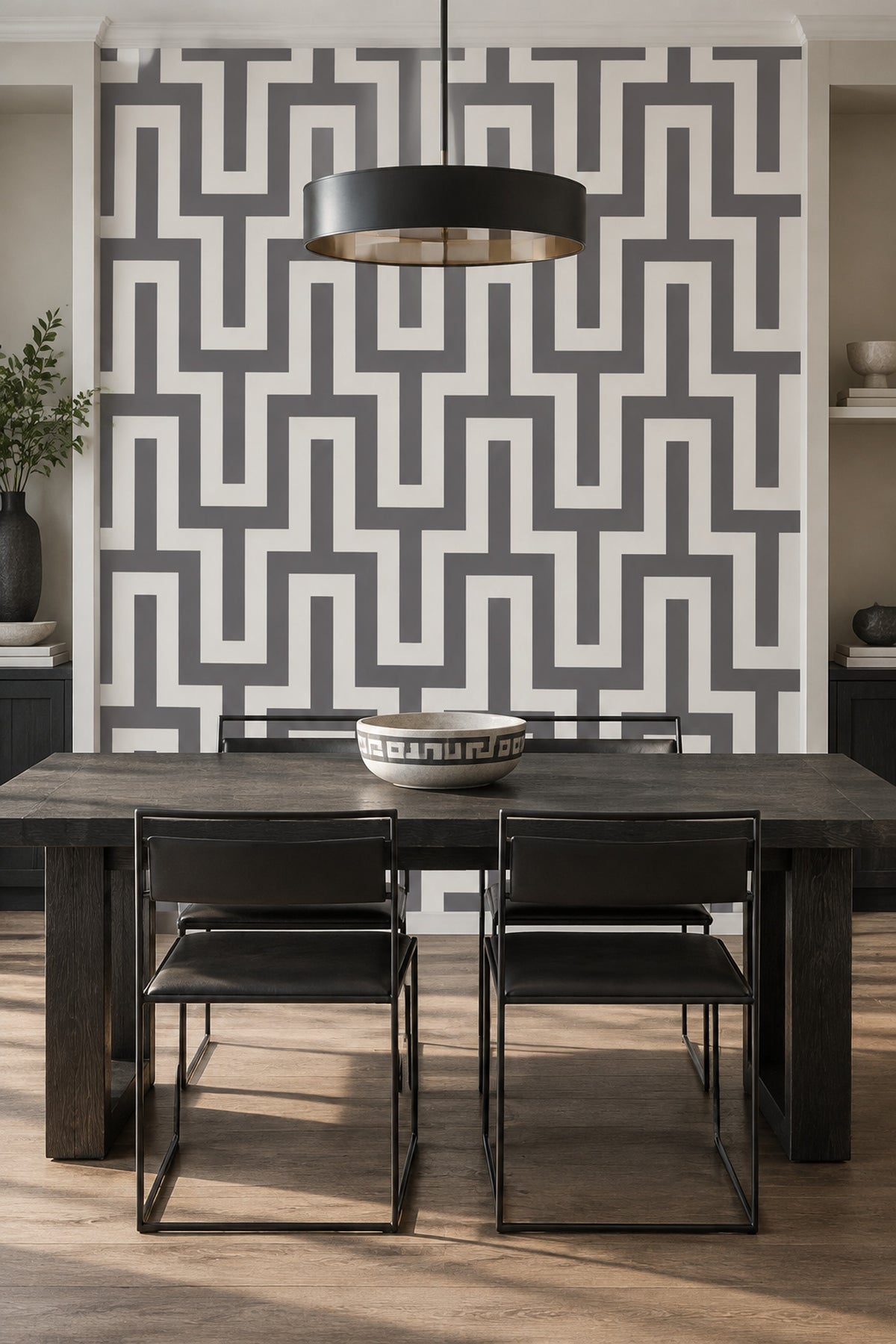 Geometrik Labirent Desenli Duvar Kağıdı Gri Beyaz Salon