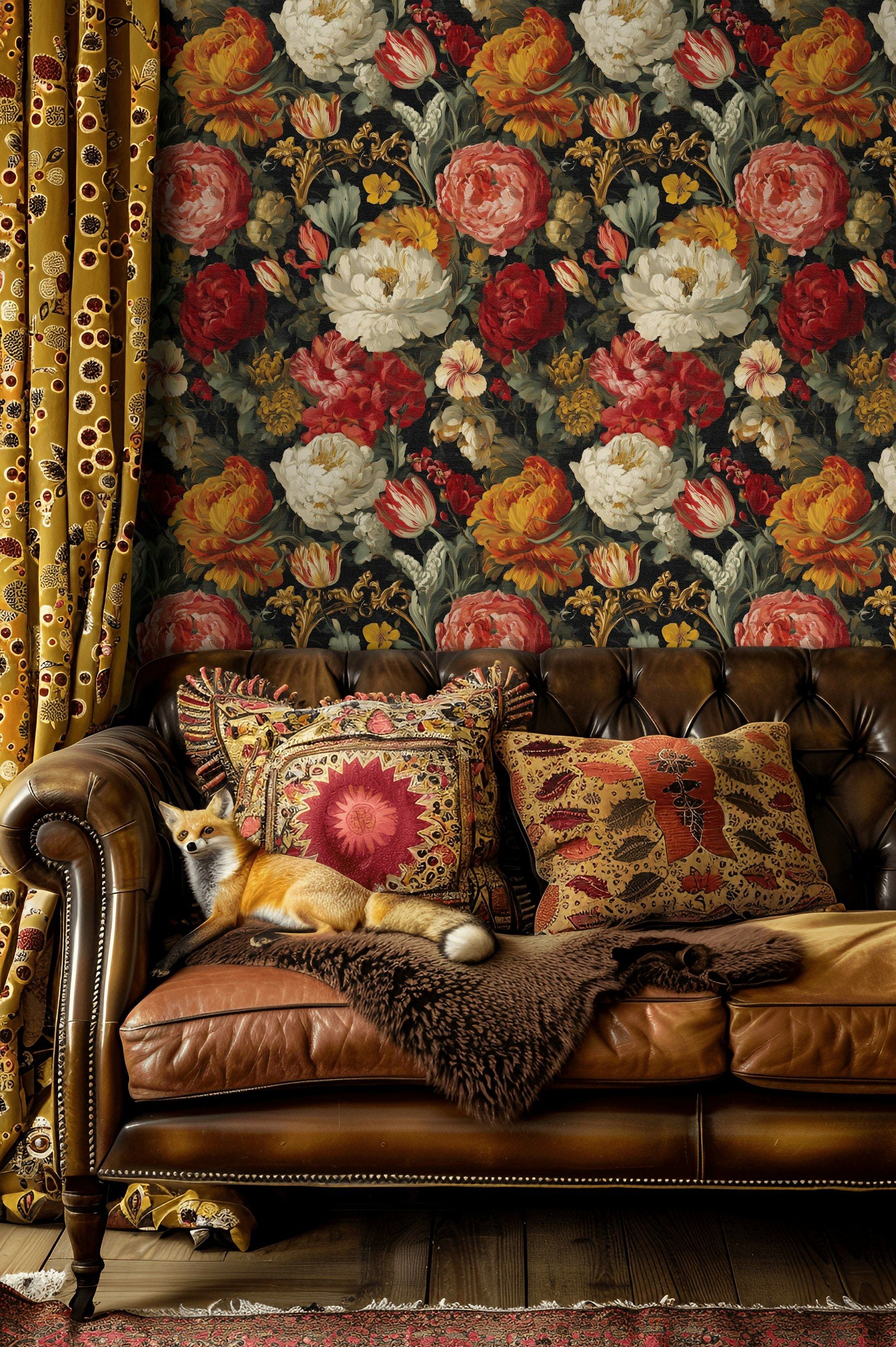 Koyu Zeminli Vintage Çiçekli Duvar Kağıdı Kırmızı Sarı Salon