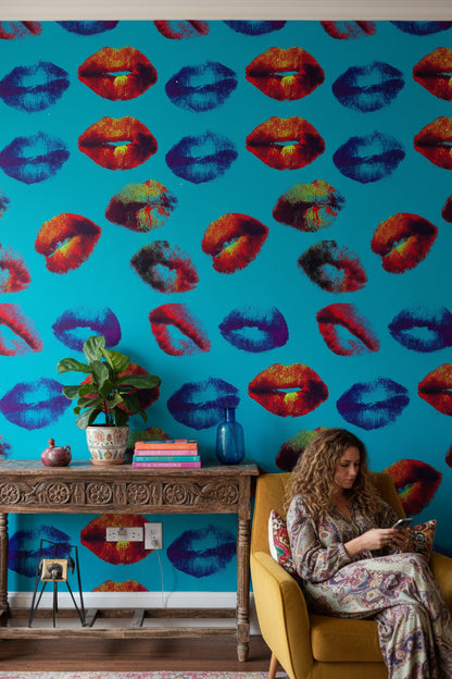 Pop Art Dudak Desenli Duvar Kağıdı Turkuaz Fon