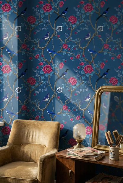 Kuşlu Çiçekli Duvar Kağıdı Lacivert Vintage Desenli Salon
