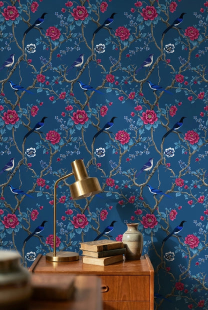 Kuşlu Çiçekli Duvar Kağıdı Lacivert Vintage Desenli Salon