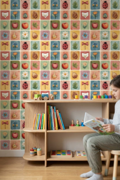 Pastel Kare Desenli Duvar Kağıdı Uğur Böceği Çocuk Odası