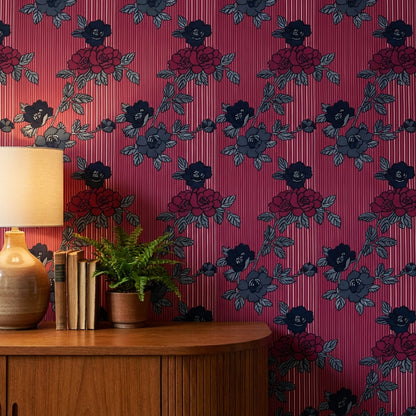 Bordo Gül Desenli Duvar Kağıdı Klasik Salon Dekoru