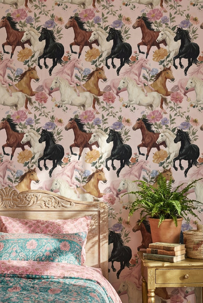 Çiçekli At Desenli Duvar Kağıdı Pudra Pembe Çocuk Odası