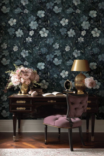Koyu Mavi Çiçek Desenli Duvar Kağıdı Modern Salon