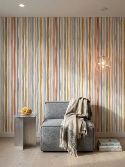 Pastel Dikey Çizgili Duvar Kağıdı Renk Geçişli Salon