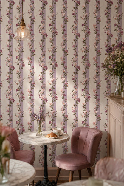 Dikey Çiçek Dallı Duvar Kağıdı Lila Krem Salon