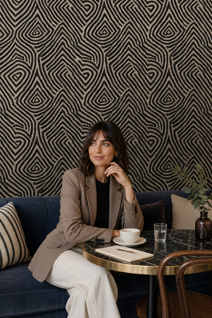 Siyah Bej Geometrik Çizgili Duvar Kağıdı Modern Salon