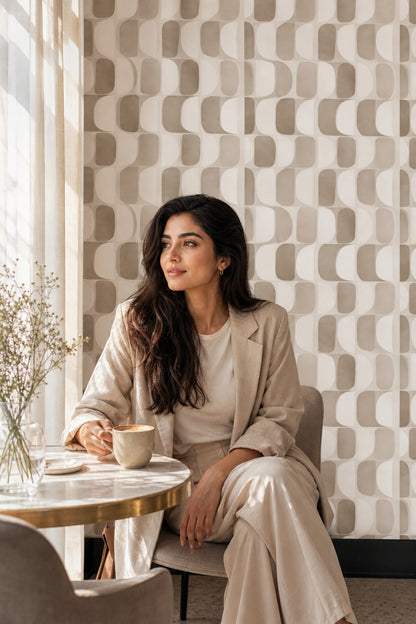 Geometrik Yuvarlatılmış Desenli Duvar Kağıdı Bej Krem Salon