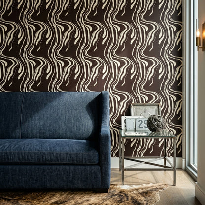 Dalgalı Çizgili Duvar Kağıdı Kahverengi Krem Modern Salon