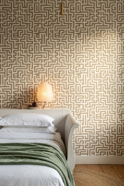 Geometrik Labirent Desenli Duvar Kağıdı Bej Gri Modern