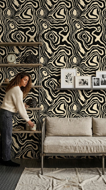 Soyut Dalgalı Desenli Duvar Kağıdı Siyah Beyaz Salon