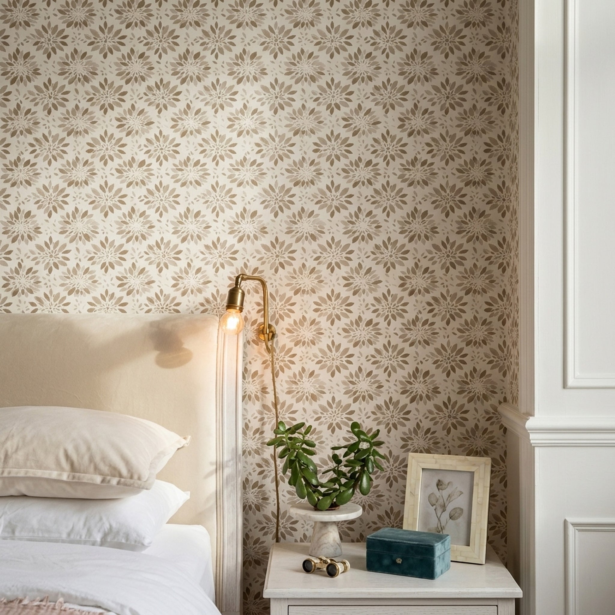 Bej Çiçek Motifli Duvar Kağıdı Minimal Salon Deseni