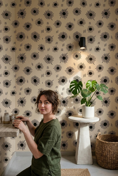 Güneş Işınlı Geometrik Duvar Kağıdı Bej Siyah Salon