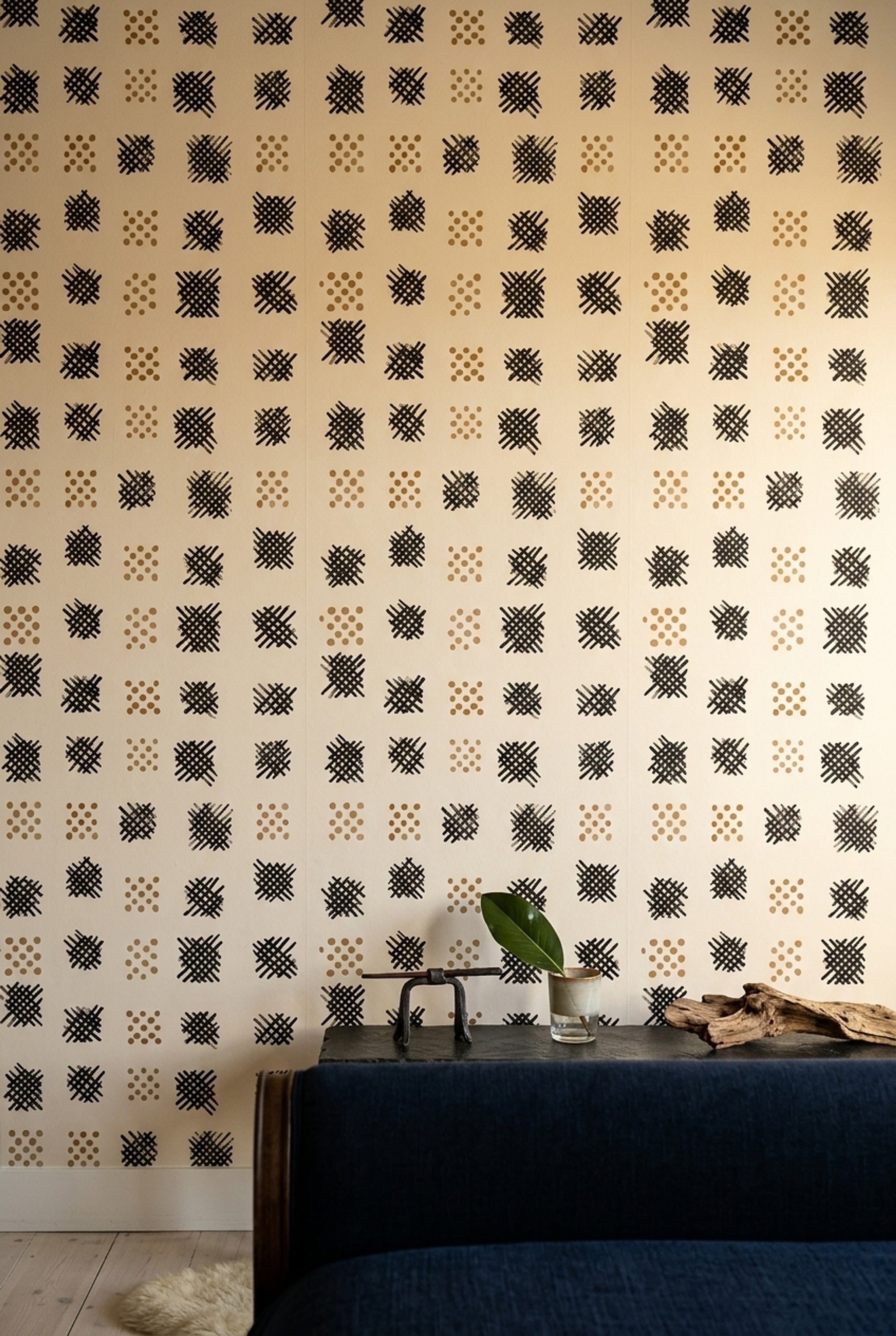 Geometrik Kare Desenli Duvar Kağıdı Bej Siyah Salon
