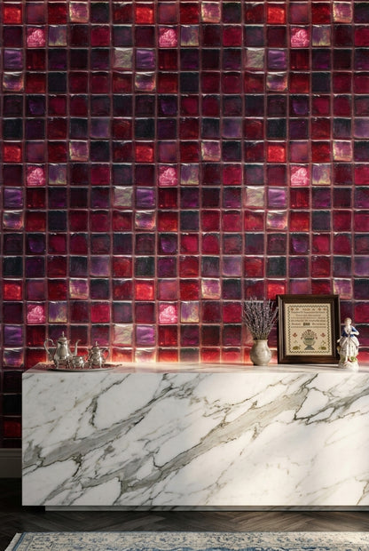 Mor Kırmızı Mozaik Desenli Duvar Kağıdı Modern Salon