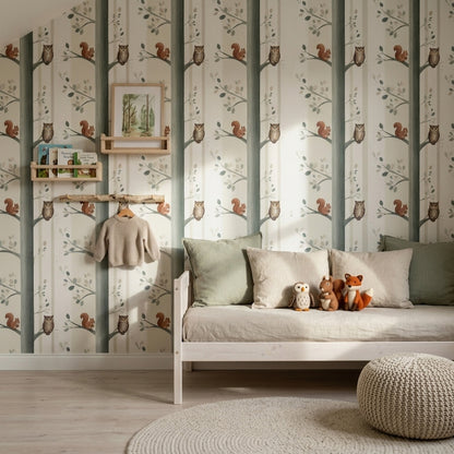 Baykuş ve Sincaplı Duvar Kağıdı Yeşil Çizgili Orman Deseni