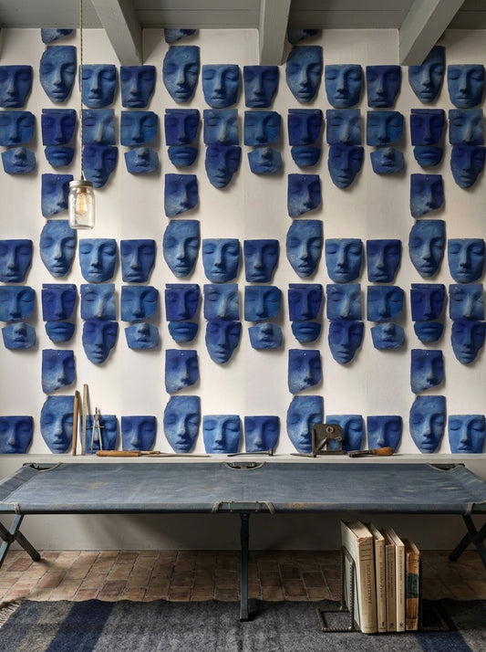 Mavi Yüz Maskeleri Duvar Kağıdı Modern Sanat Desenli