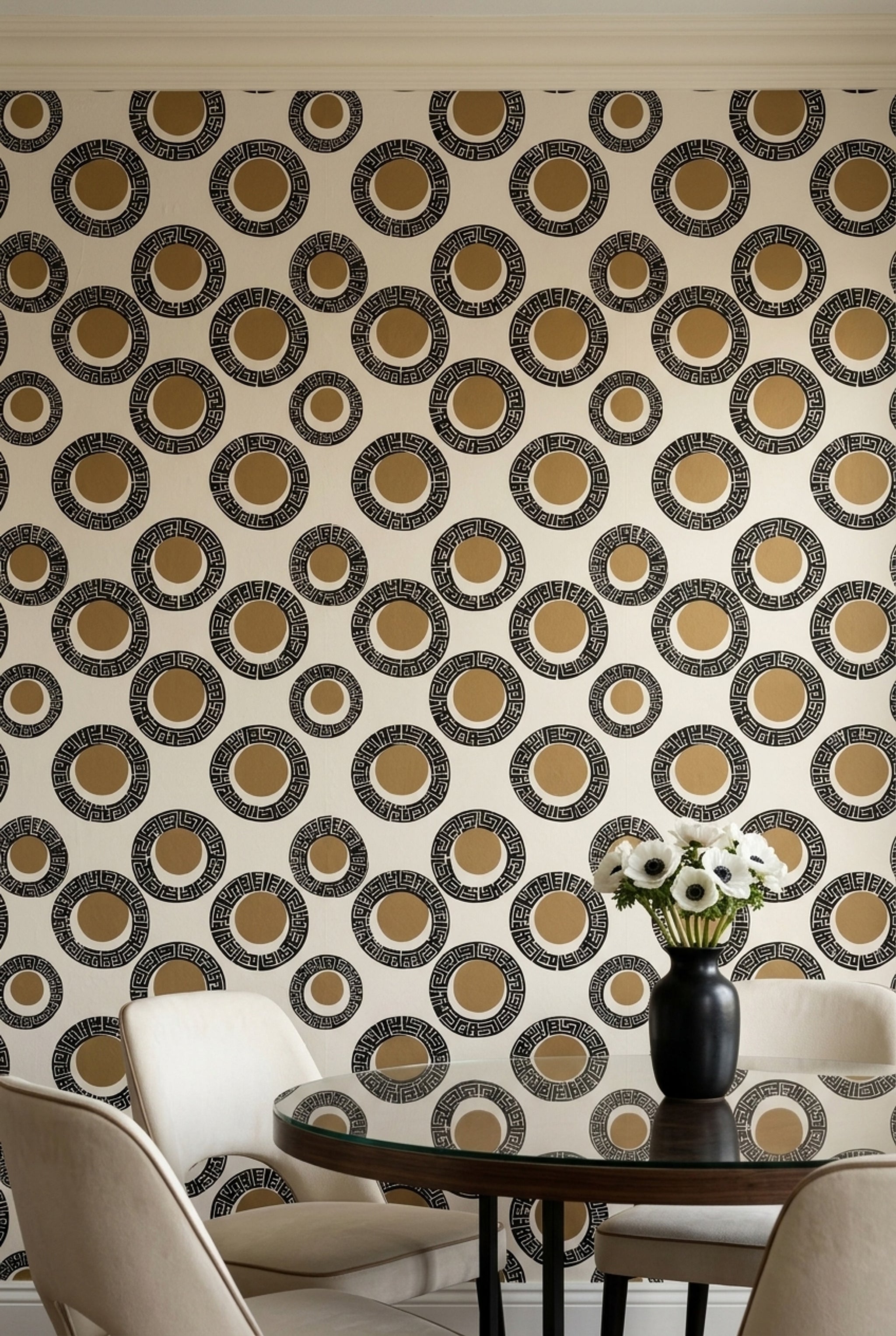 Geometrik Halkalı Duvar Kağıdı Bej Siyah Retro Salon