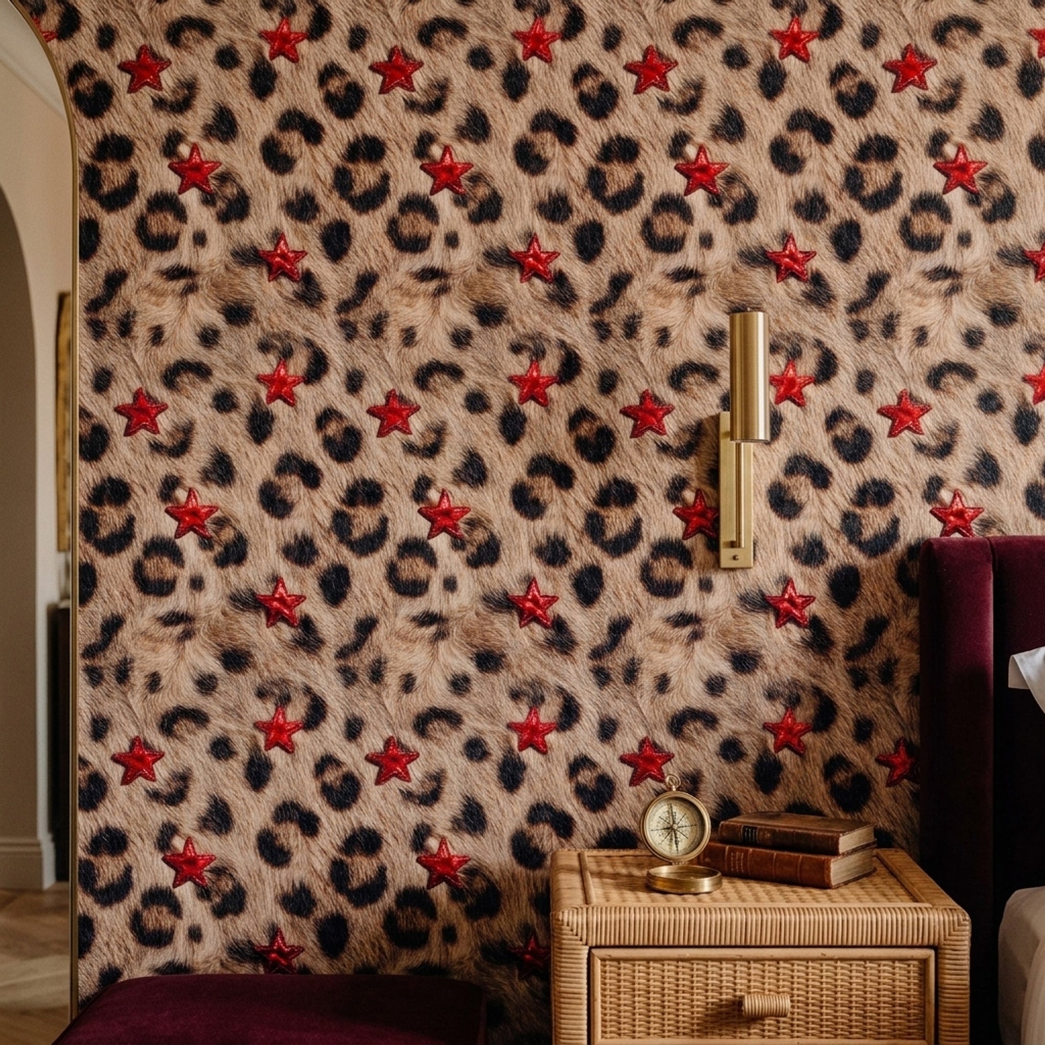 Leopar Desenli Duvar Kağıdı Kırmızı Yıldızlı Modern Salon