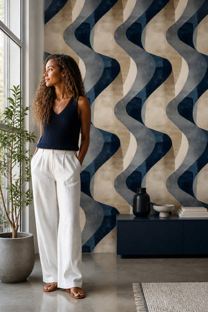Dalgalı Geometrik Duvar Kağıdı Lacivert Bej Modern Salon