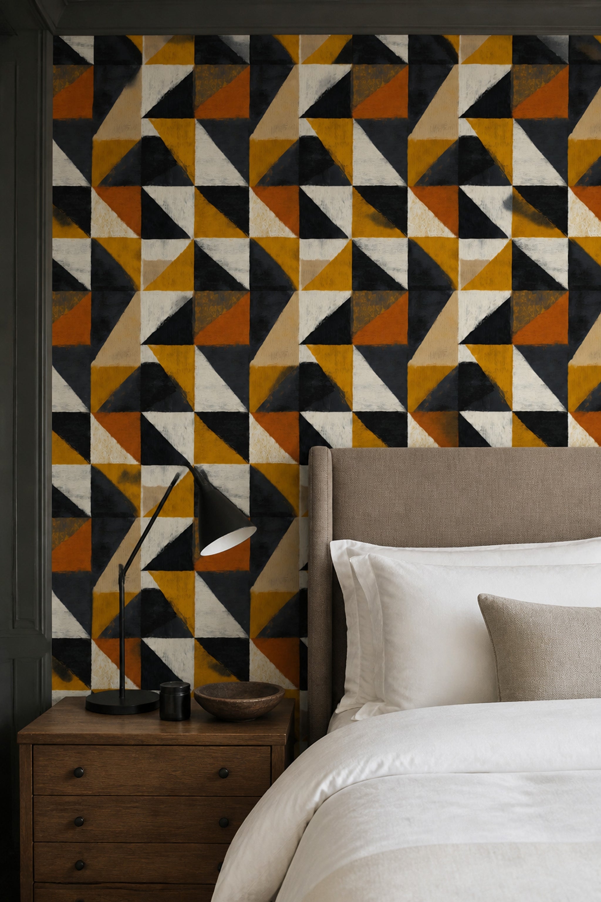 Geometrik Üçgen Desenli Duvar Kağıdı Hardal Siyah Modern