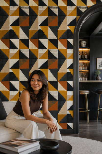 Geometrik Üçgen Desenli Duvar Kağıdı Hardal Siyah Modern