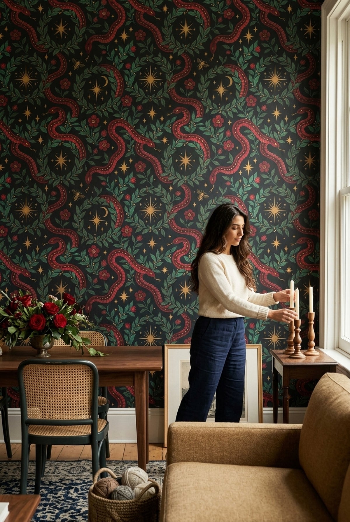 Yılan ve Çiçek Desenli Duvar Kağıdı Koyu Yeşil Salon