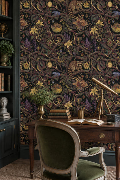 Orman Hayvanlı Duvar Kağıdı Siyah Zemin Vintage Desen