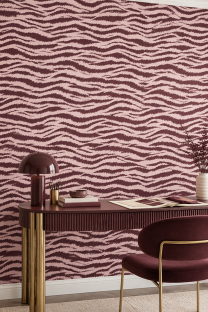 Zebra Desenli Duvar Kağıdı Bordo Krem Banyo Dekoru