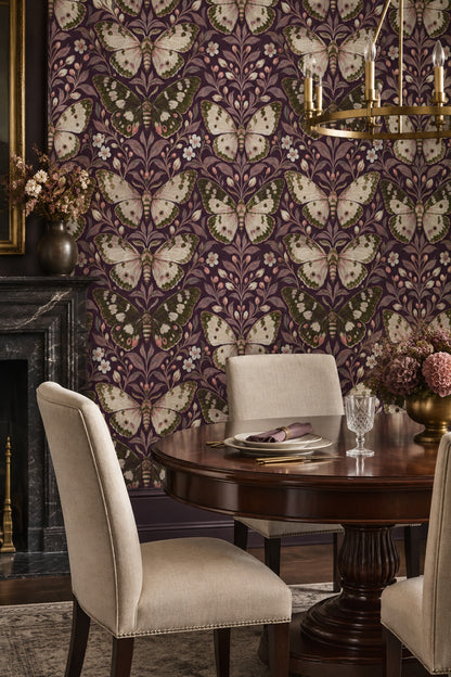 Kelebekli Duvar Kağıdı Mor Zeminli Vintage Salon