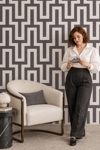 Geometrik Labirent Desenli Duvar Kağıdı Gri Beyaz Salon